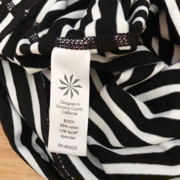 Athleta Chaturanga Striped Capri Leggings - Picture 15 of 16